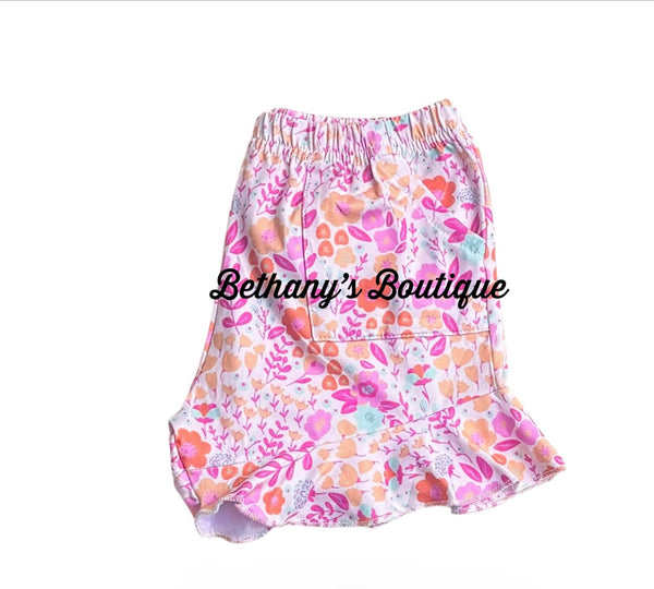Floral ruffle shorts with pockets